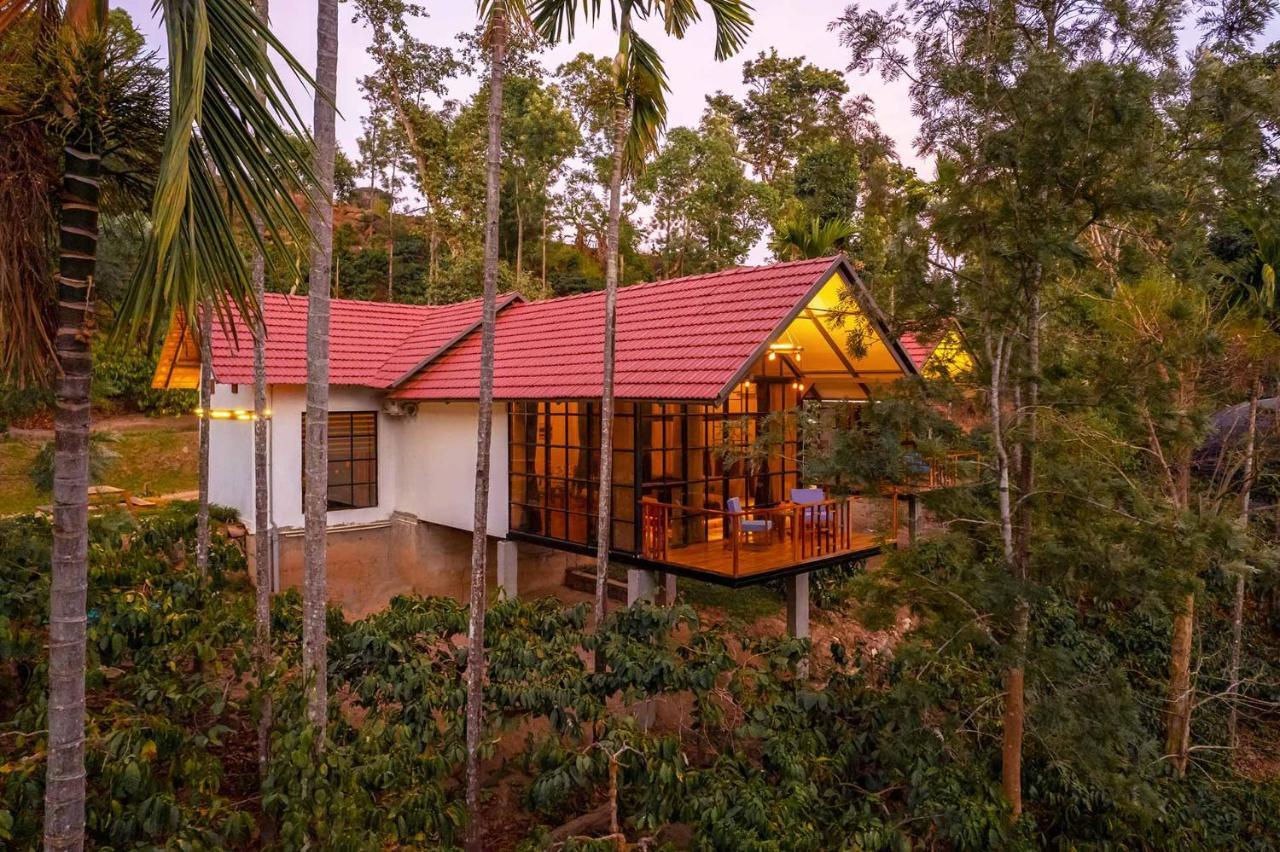 Stayvista At Cicada Chikmagalur 2Bhk Breakfast Included With Amazing View Kültér fotó