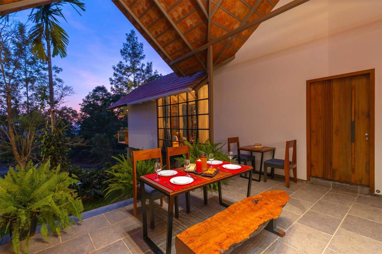 Stayvista At Cicada Chikmagalur 2Bhk Breakfast Included With Amazing View Kültér fotó