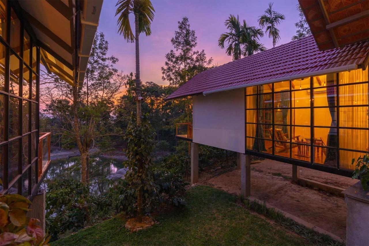 Stayvista At Cicada Chikmagalur 2Bhk Breakfast Included With Amazing View Kültér fotó
