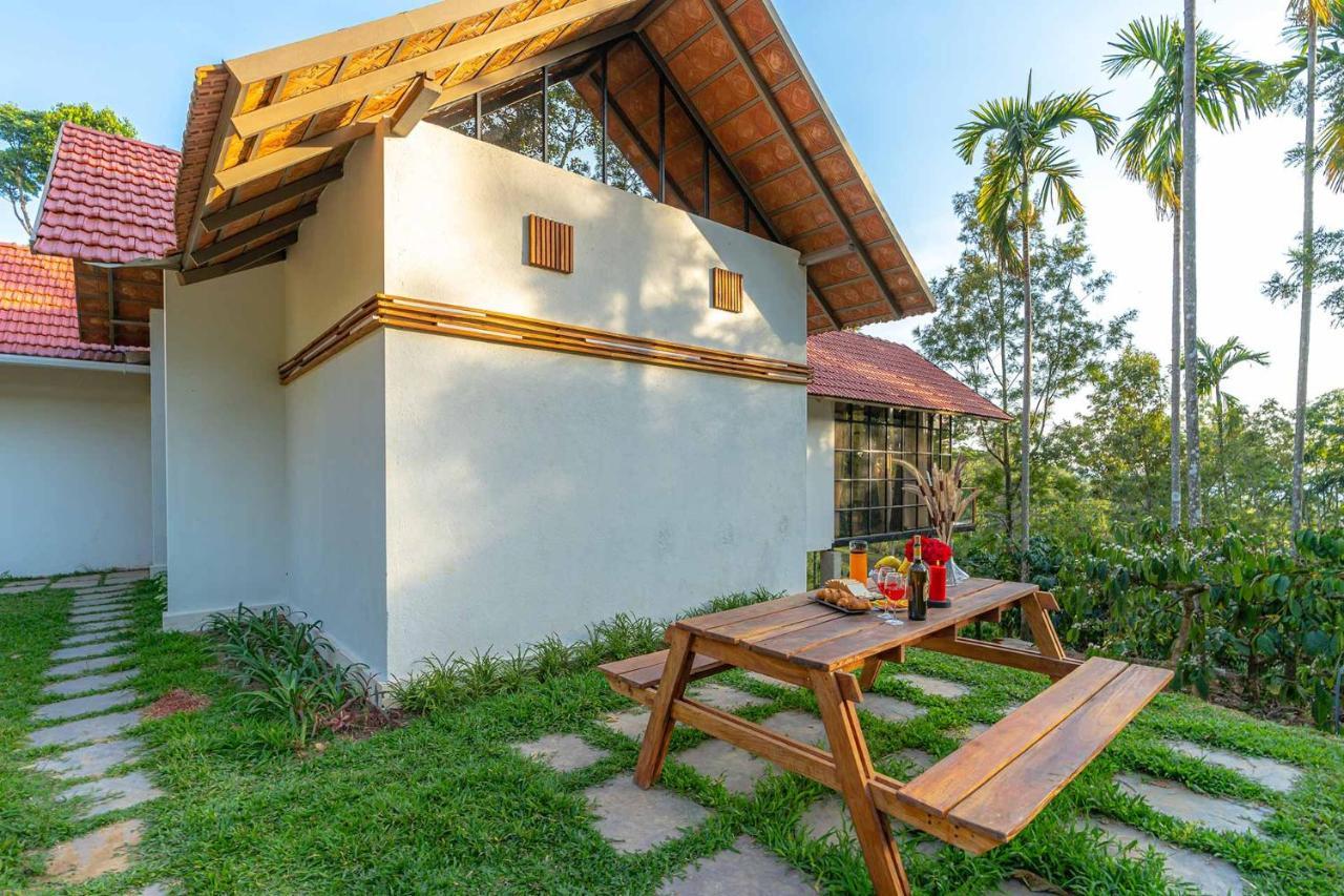 Stayvista At Cicada Chikmagalur 2Bhk Breakfast Included With Amazing View Kültér fotó